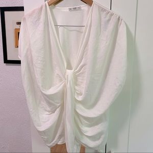 Great condition Zara flowy blouse!